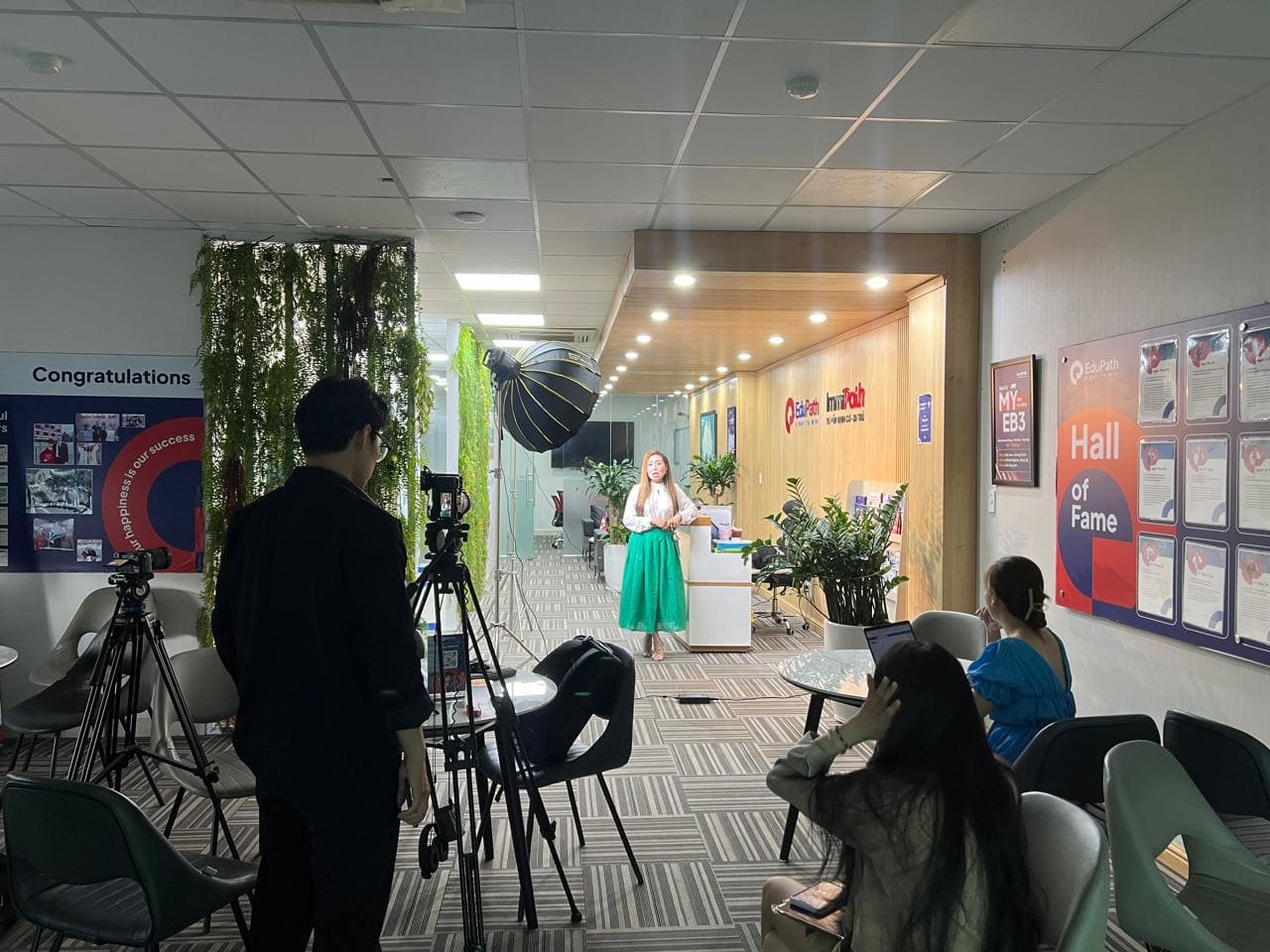 Thực thi chiến dịch Viral Content & Personal Branding chuyên nghiệp